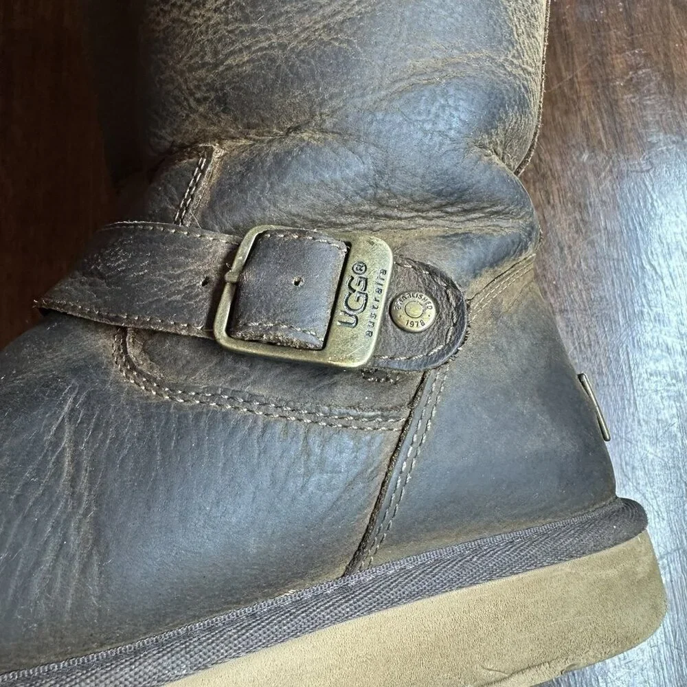 UGG Australia Brown Leather Sutter Buckle Boots Shearling Lined Women’s Size 7